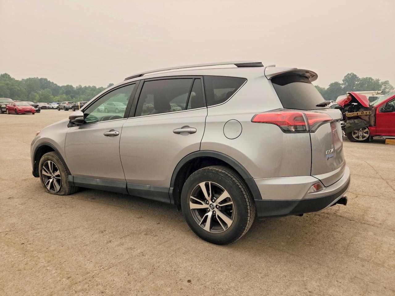 2018 TOYOTA RAV4 XLE — снимка 2