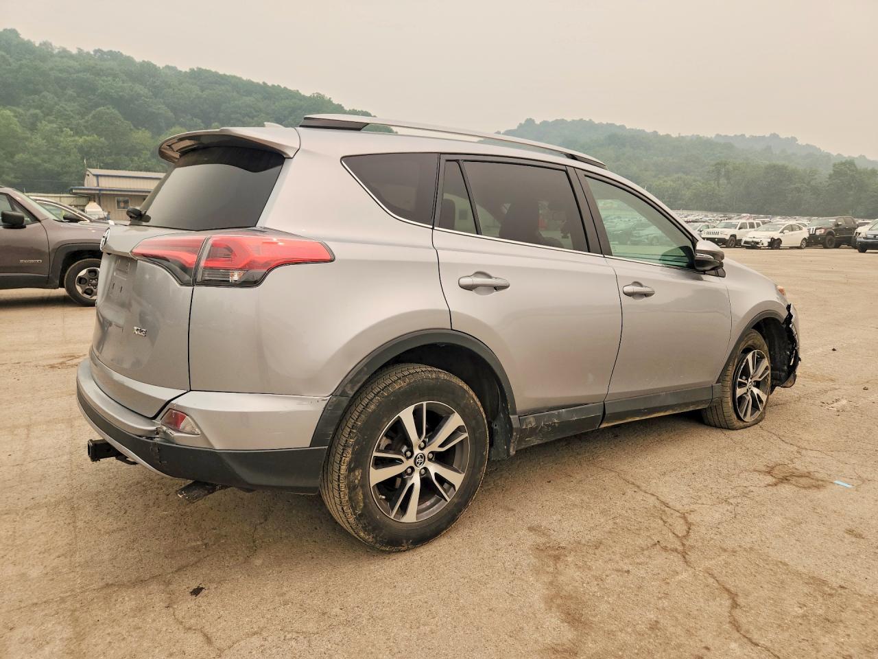 2018 TOYOTA RAV4 XLE — снимка 3