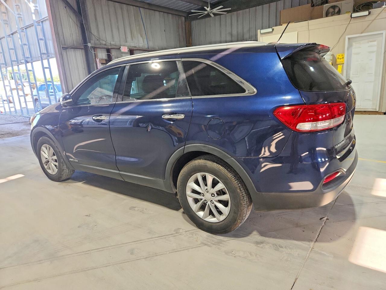 2017 KIA SORENTO LX V6 — снимка 2