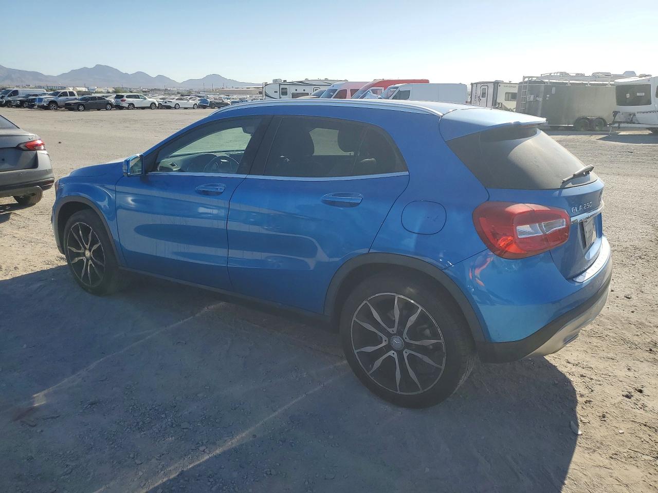 2015 MERCEDES-BENZ GLA 250 4MATIC — снимка 2