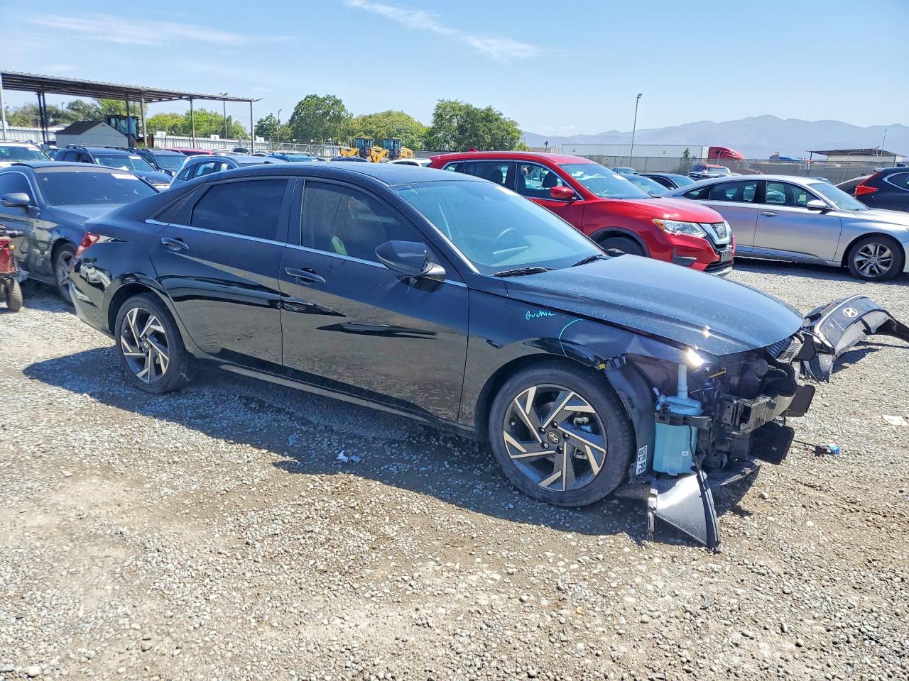 2025 HYUNDAI ELANTRA LIMITED — снимка 4