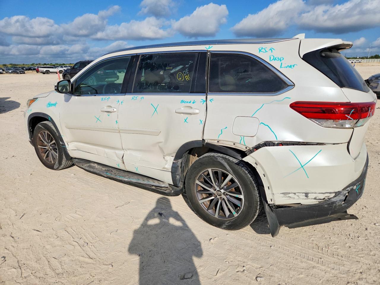2017 TOYOTA HIGHLANDER XLE — снимка 2
