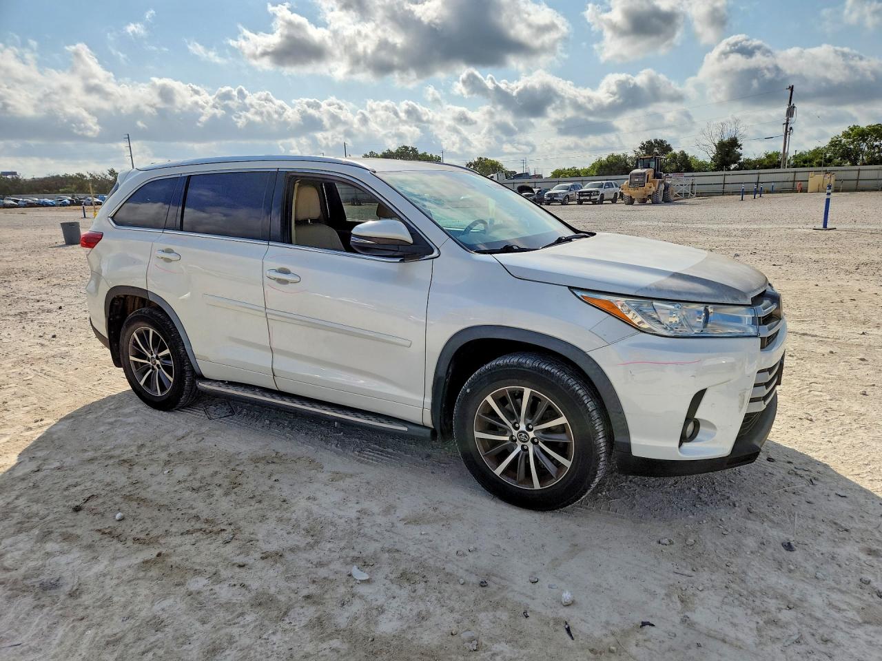 2017 TOYOTA HIGHLANDER XLE — снимка 4