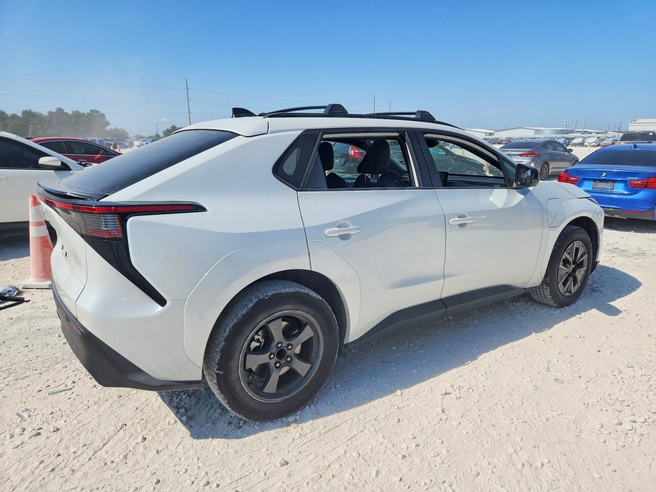 2026 TOYOTA BZ XLE PLUS — снимка 3