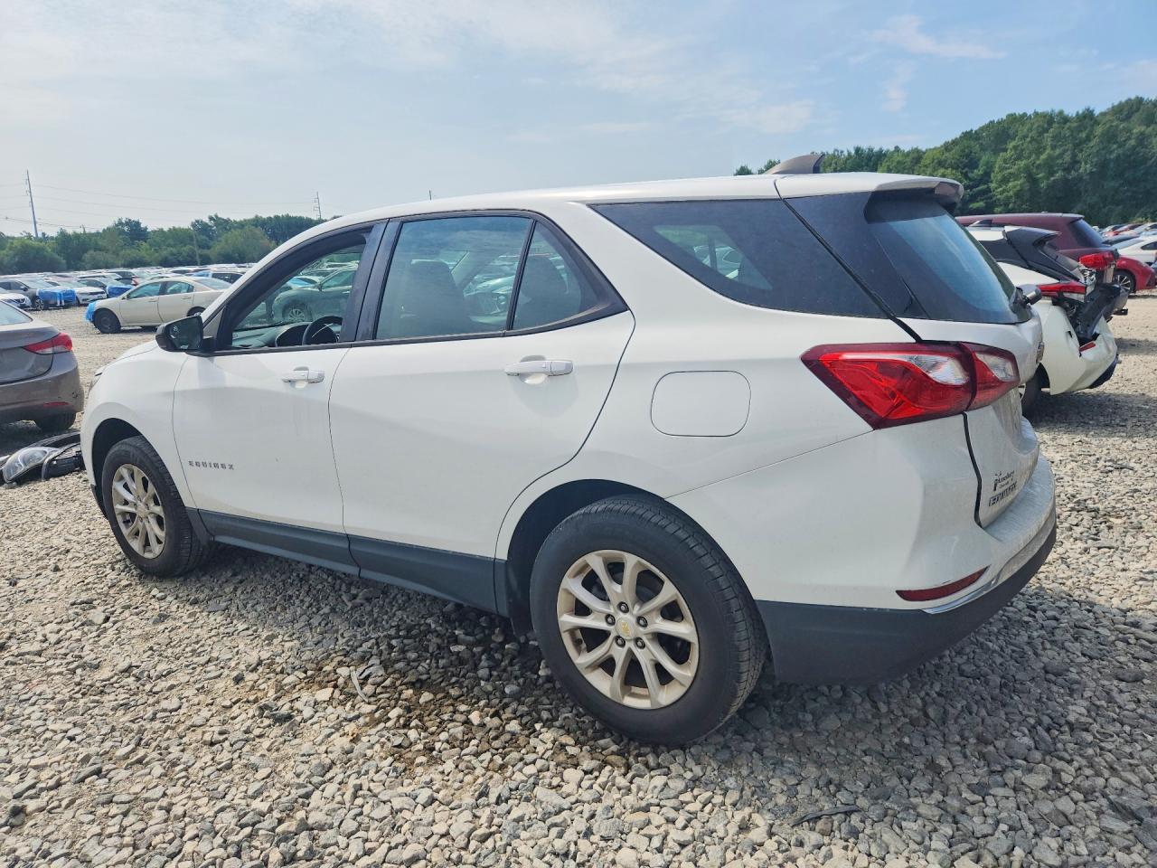 2018 CHEVROLET EQUINOX LS — снимка 2
