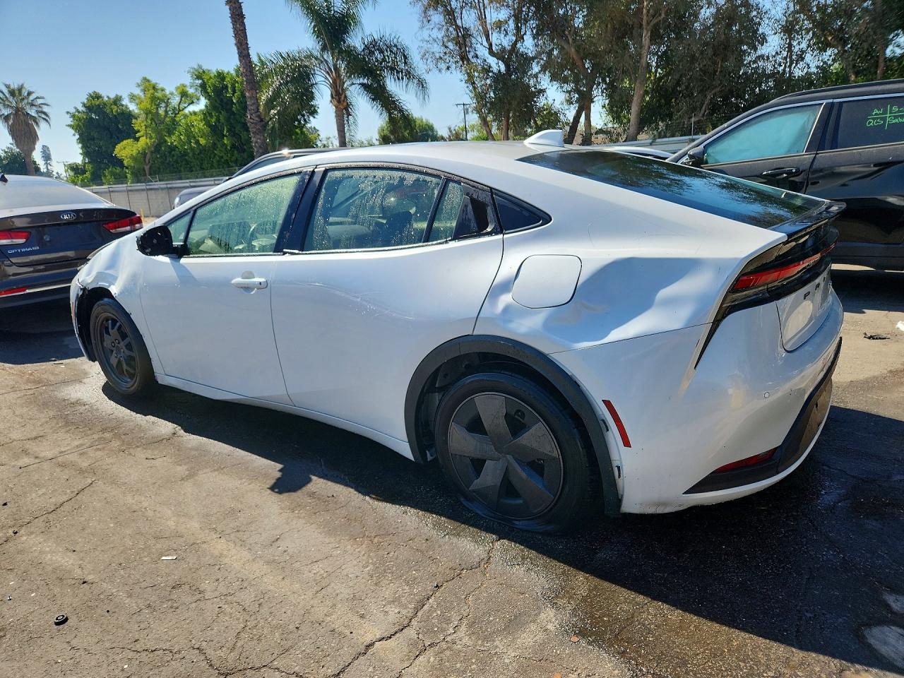 2024 TOYOTA PRIUS LE — снимка 2