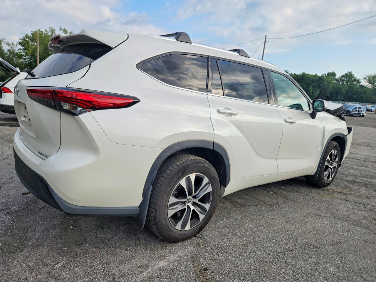 2021 TOYOTA HIGHLANDER XLE — снимка 3