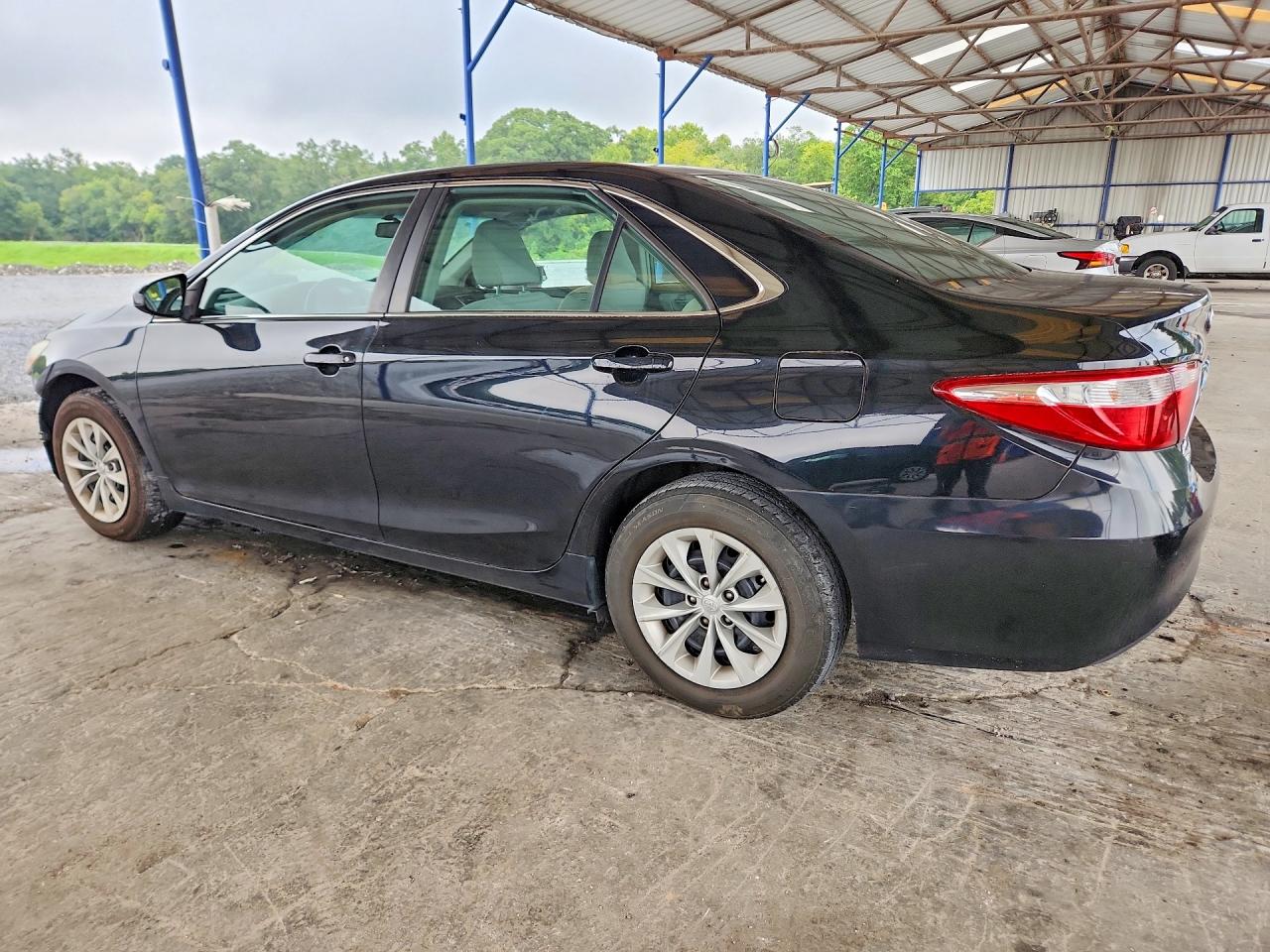 2015 TOYOTA CAMRY LE — снимка 2
