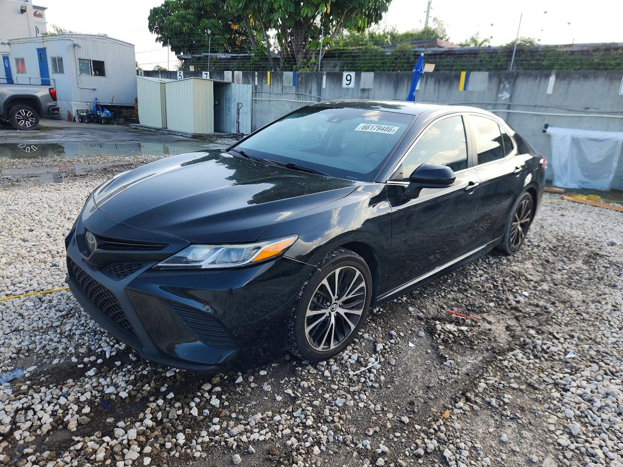 2018 TOYOTA CAMRY SE
