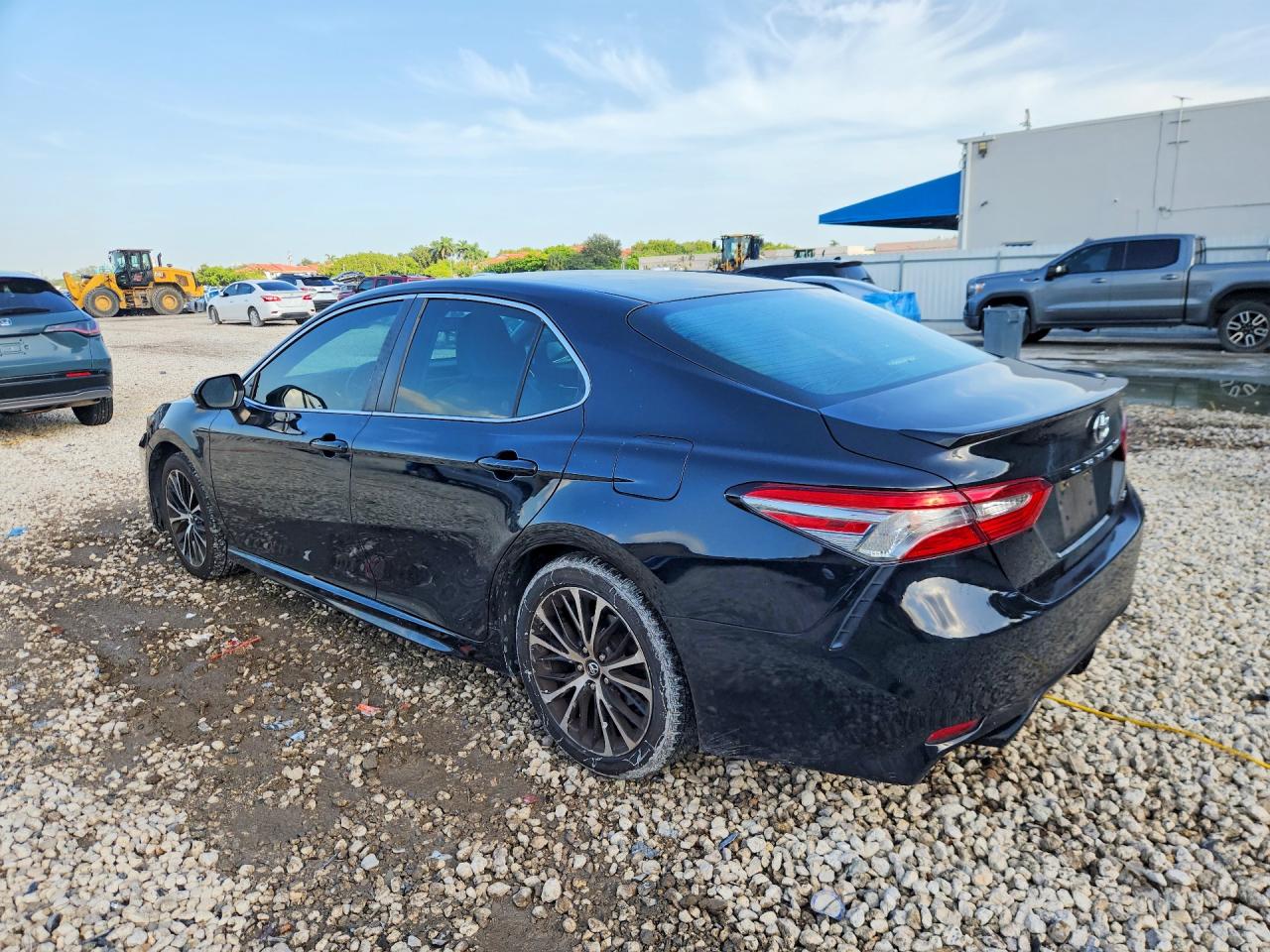 2018 TOYOTA CAMRY SE — снимка 2