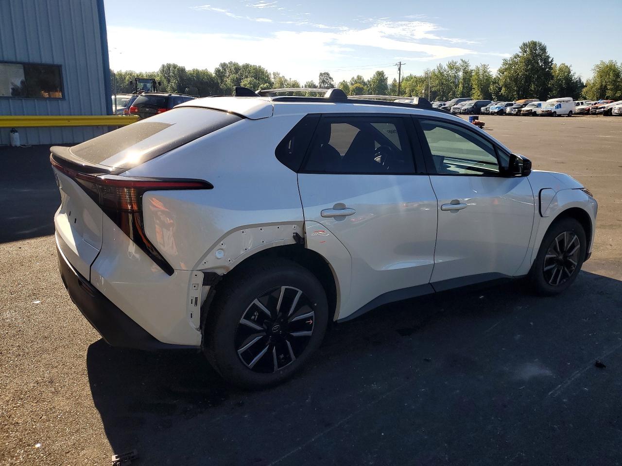 2026 TOYOTA BZ XLE PLUS — снимка 3
