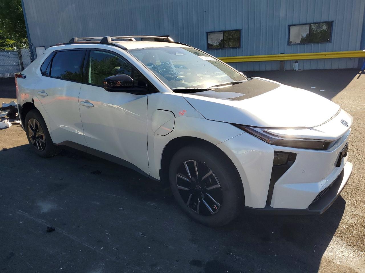 2026 TOYOTA BZ XLE PLUS — снимка 4