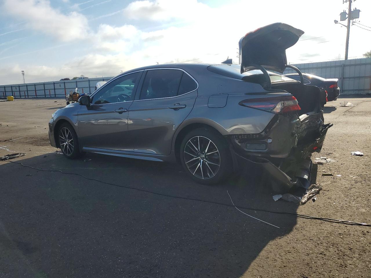 2021 TOYOTA CAMRY SE — снимка 2