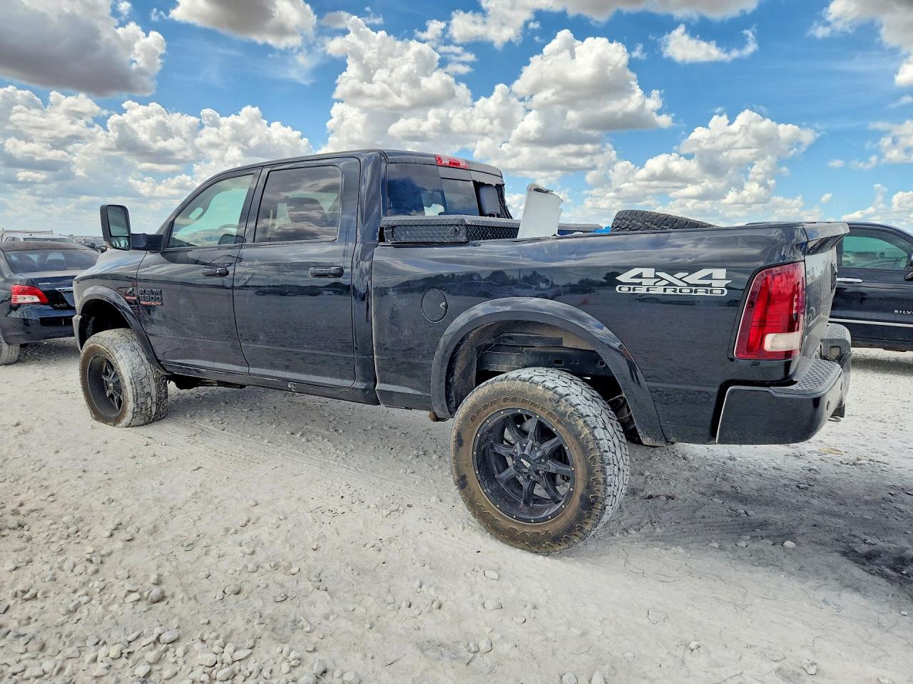 2016 RAM 2500 LARAMIE — снимка 2