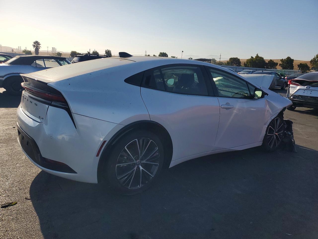 2024 TOYOTA PRIUS XLE — снимка 3