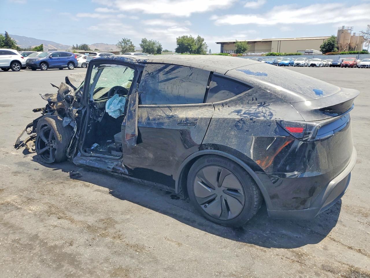 2026 TESLA MODEL Y — снимка 2
