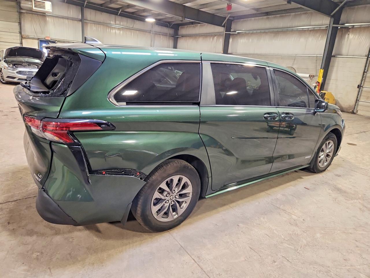 2021 TOYOTA SIENNA LE — снимка 3