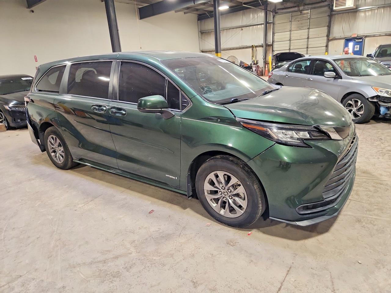 2021 TOYOTA SIENNA LE — снимка 4