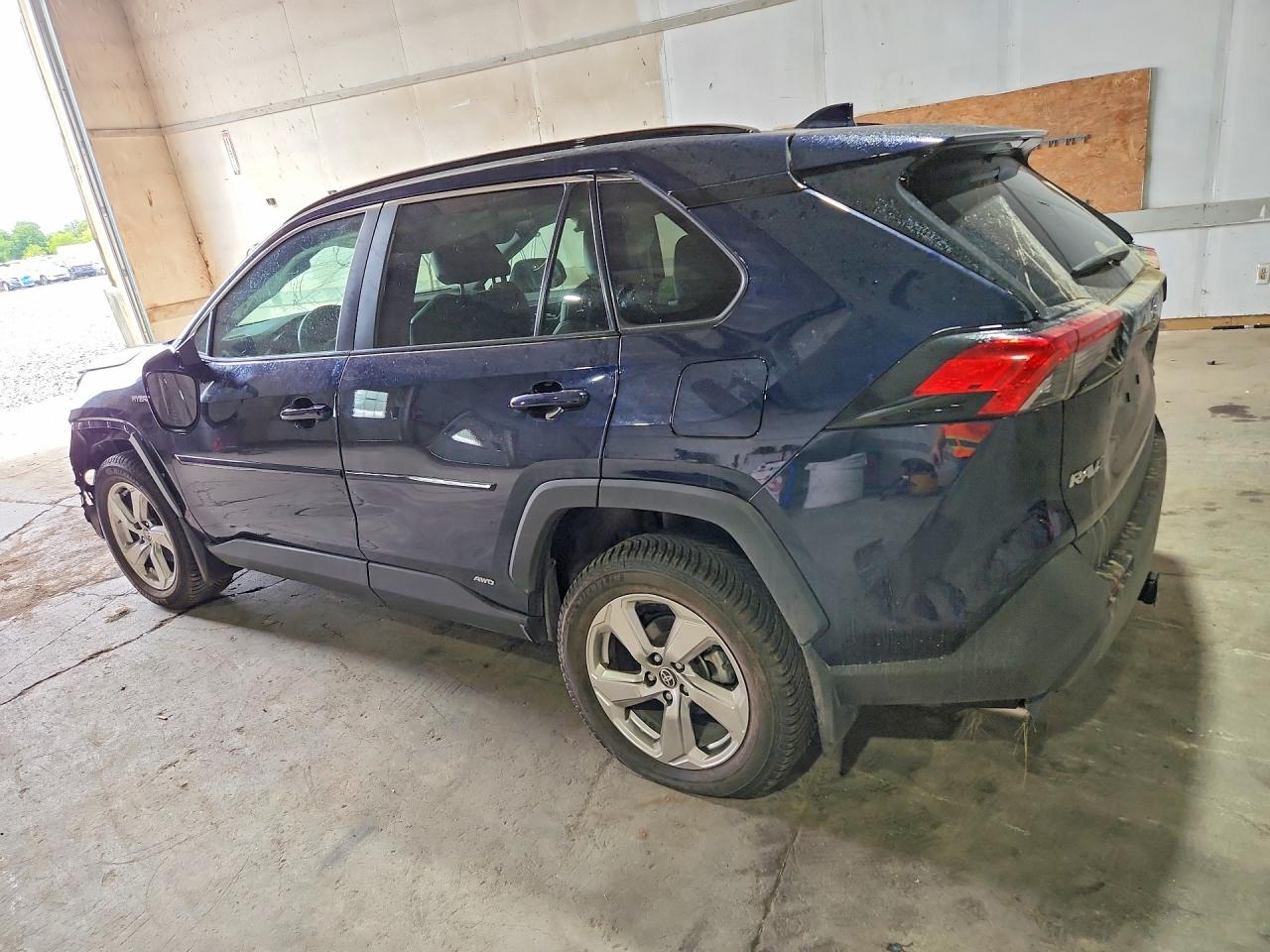 2021 TOYOTA RAV4 HYBRID XLE PREMIUM — снимка 2