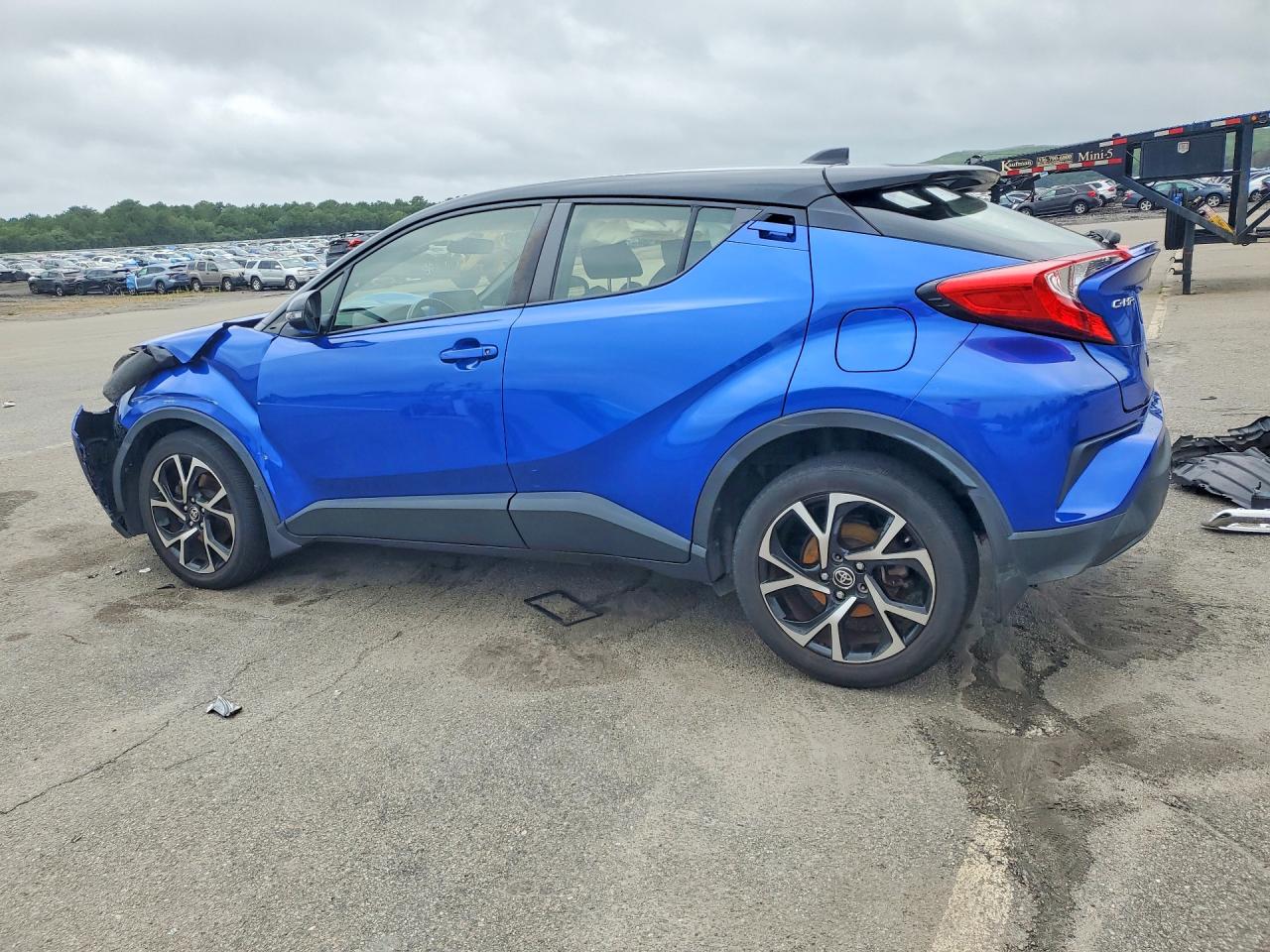2020 TOYOTA C-HR XLE — снимка 2