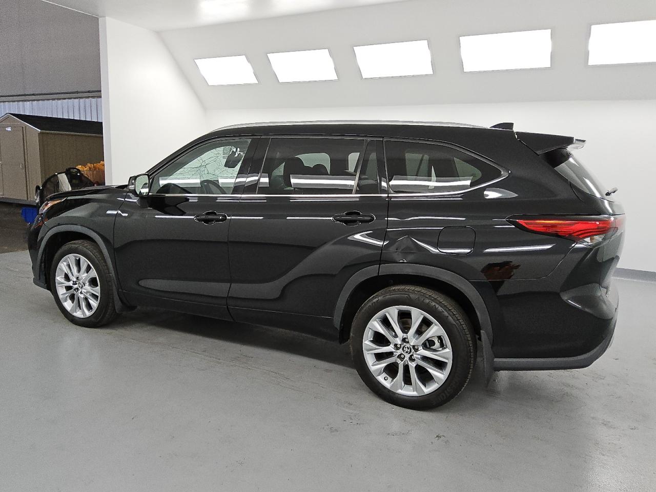 2023 TOYOTA HIGHLANDER L — снимка 2