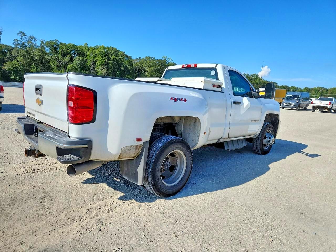 2017 CHEVROLET SILVERADO K3500 — снимка 3
