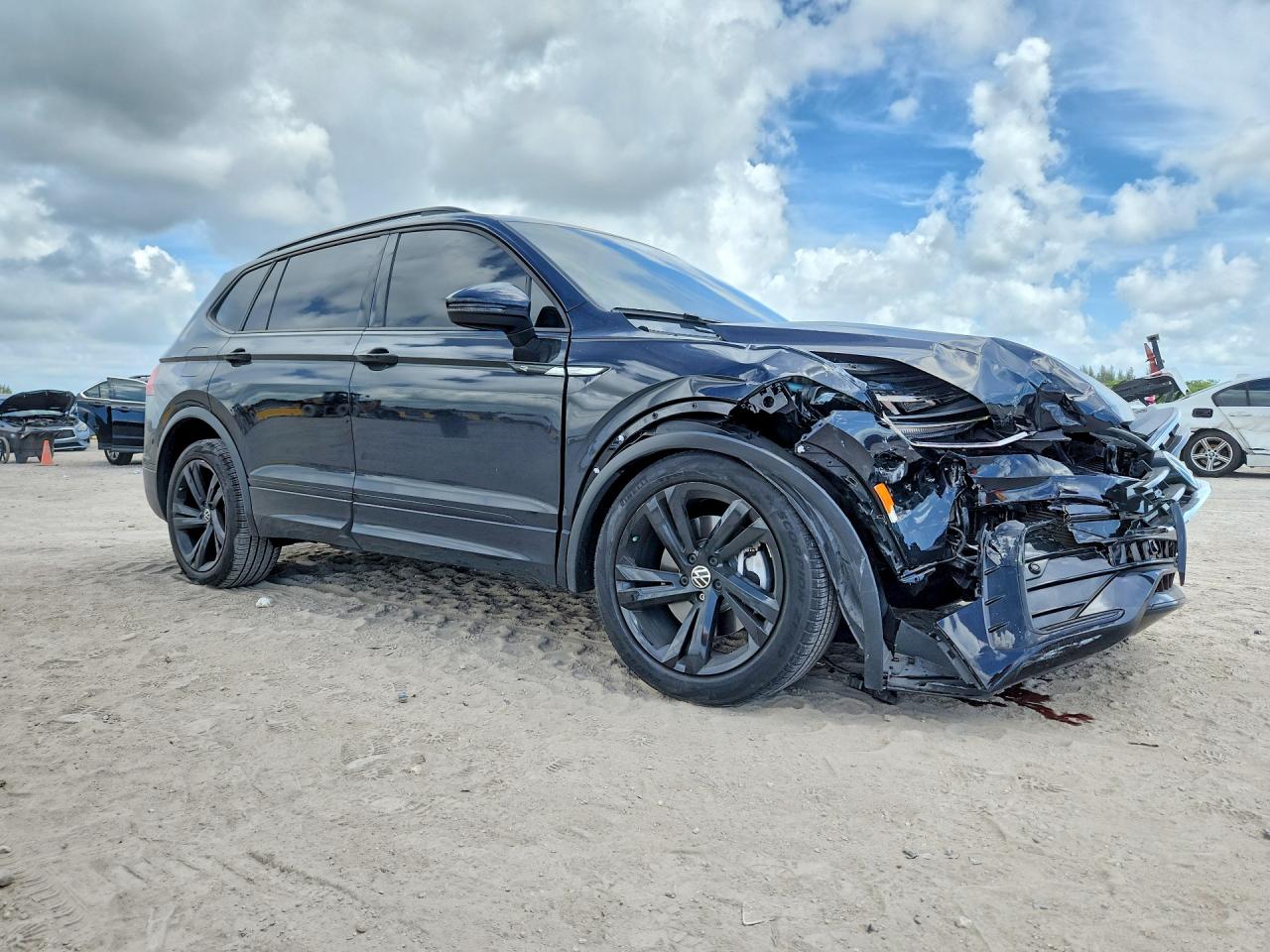 2024 VOLKSWAGEN TIGUAN SE R-LINE BLACK — снимка 4