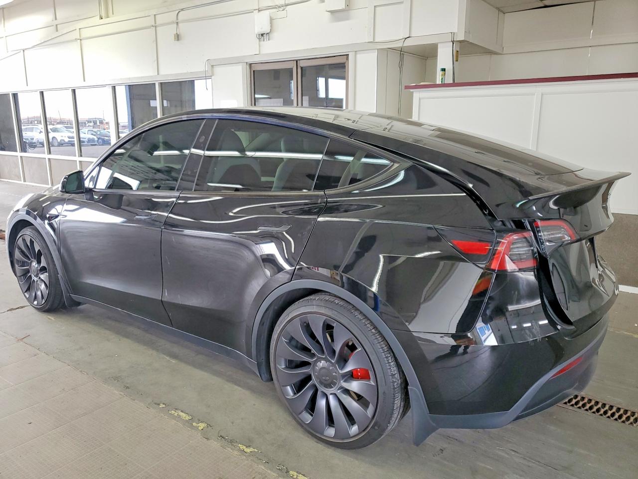 2024 TESLA MODEL Y — снимка 2