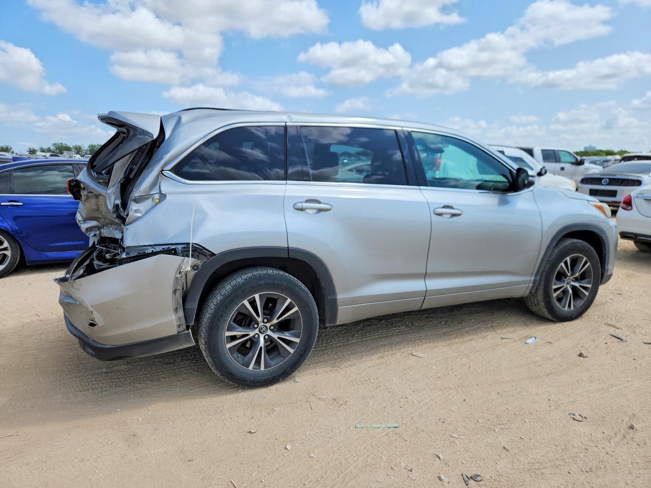 2018 TOYOTA HIGHLANDER LE — снимка 3