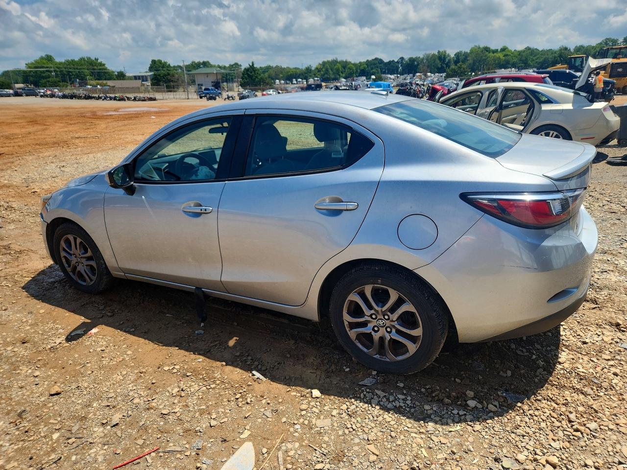 2019 TOYOTA YARIS — снимка 2