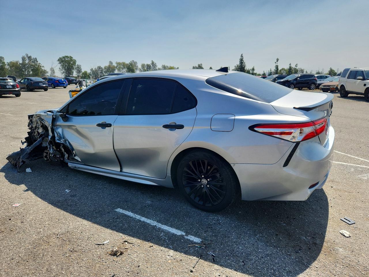 2020 TOYOTA CAMRY SE NIGHTSHADE — снимка 2