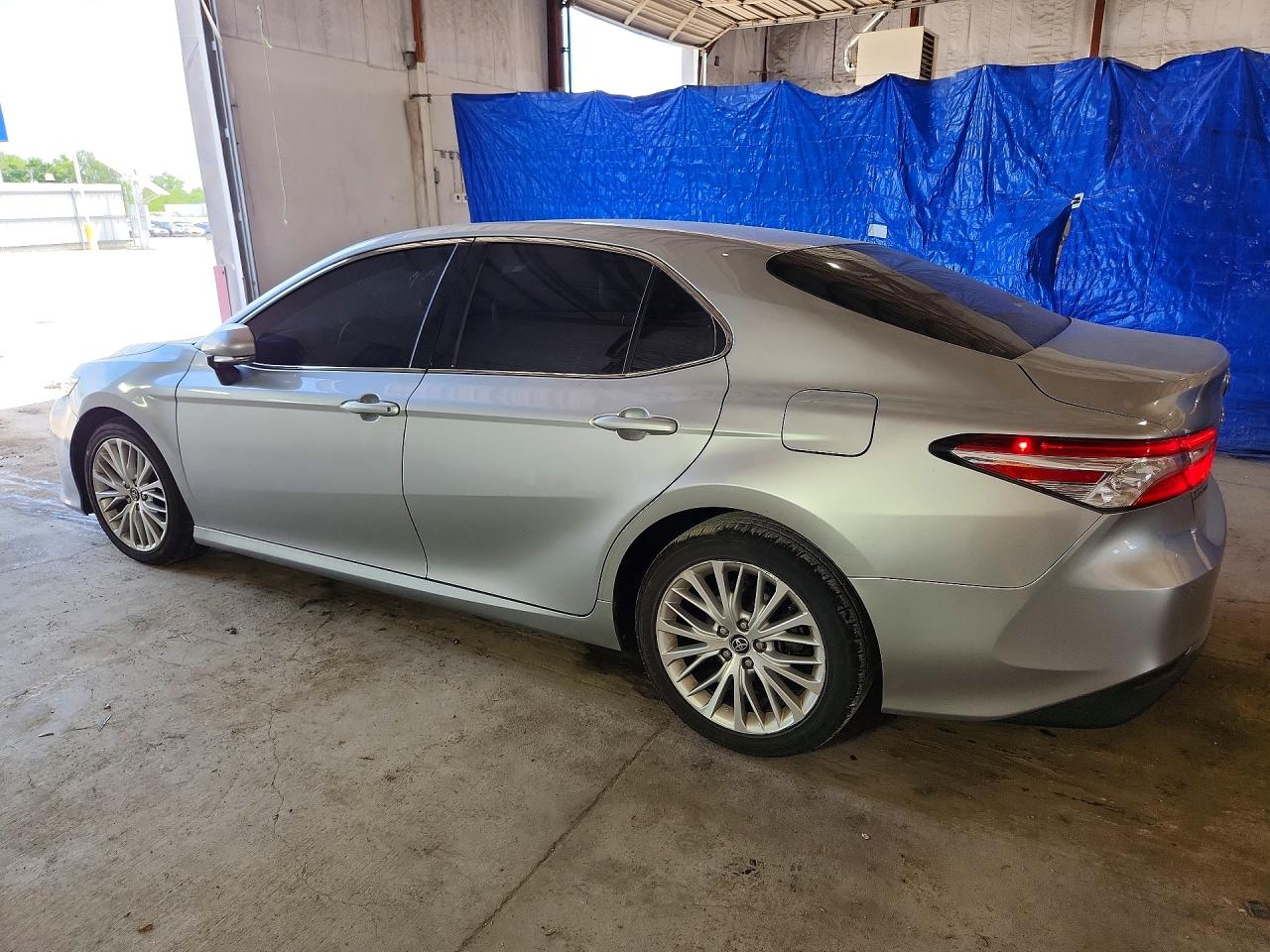 2018 TOYOTA CAMRY XLE — снимка 2