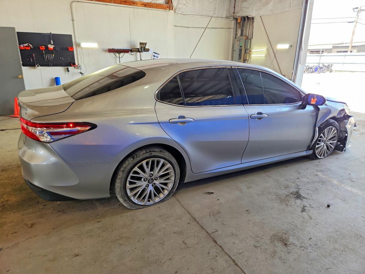 2018 TOYOTA CAMRY XLE — снимка 3