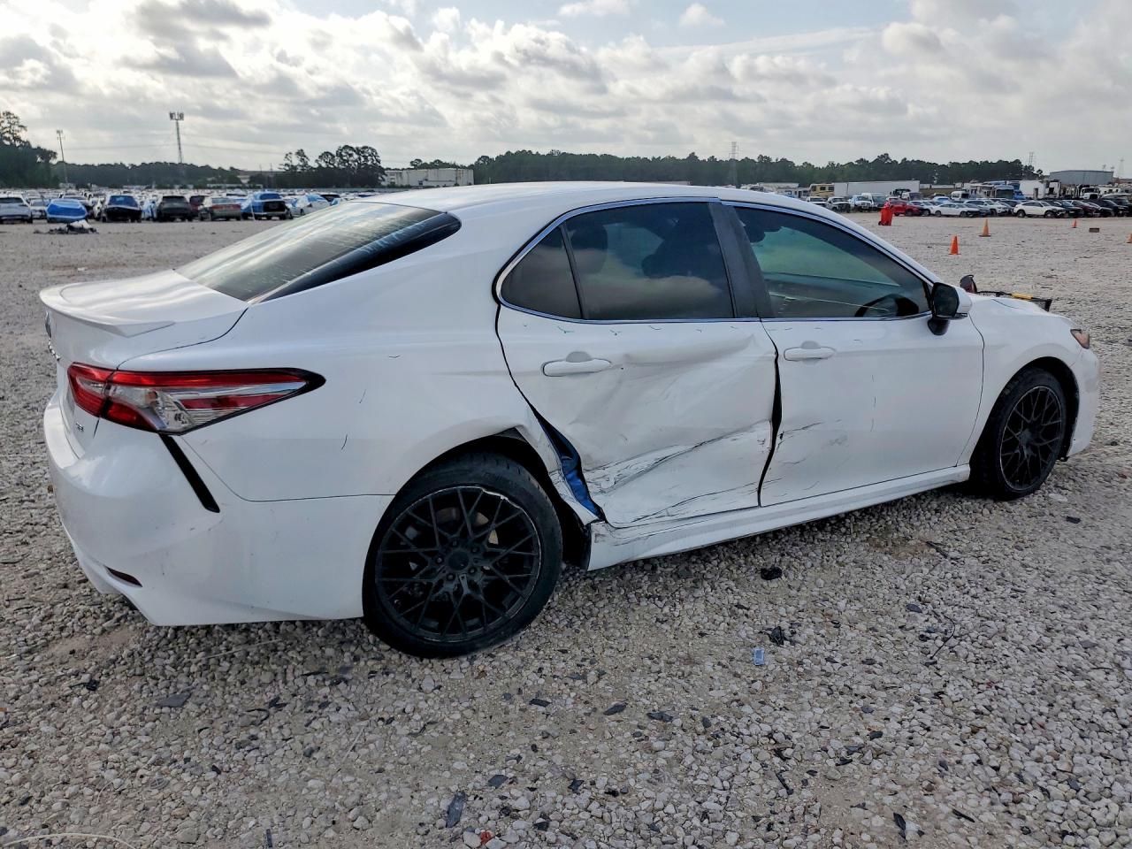 2018 TOYOTA CAMRY SE — снимка 3