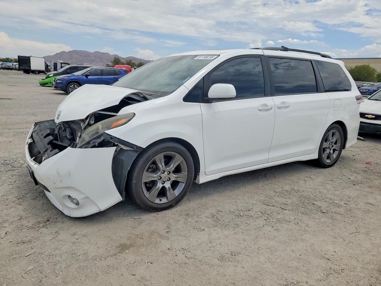 2015 TOYOTA SIENNA SPORT