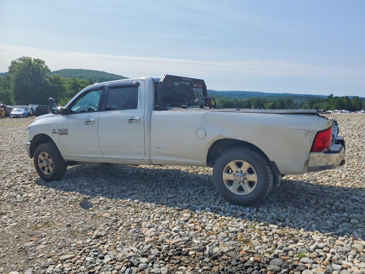 2015 RAM 3500 SLT — снимка 2