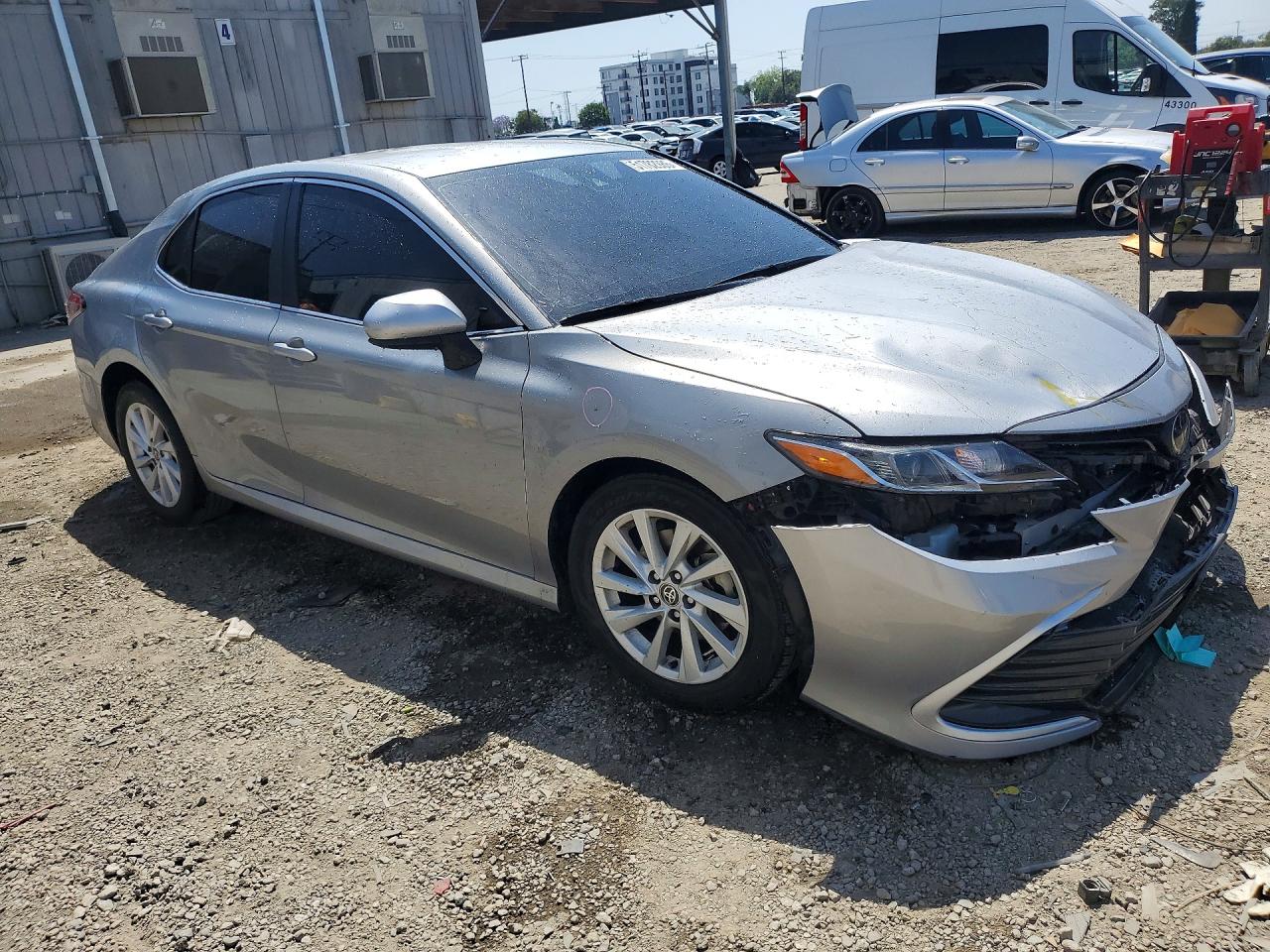 2022 TOYOTA CAMRY LE — снимка 4