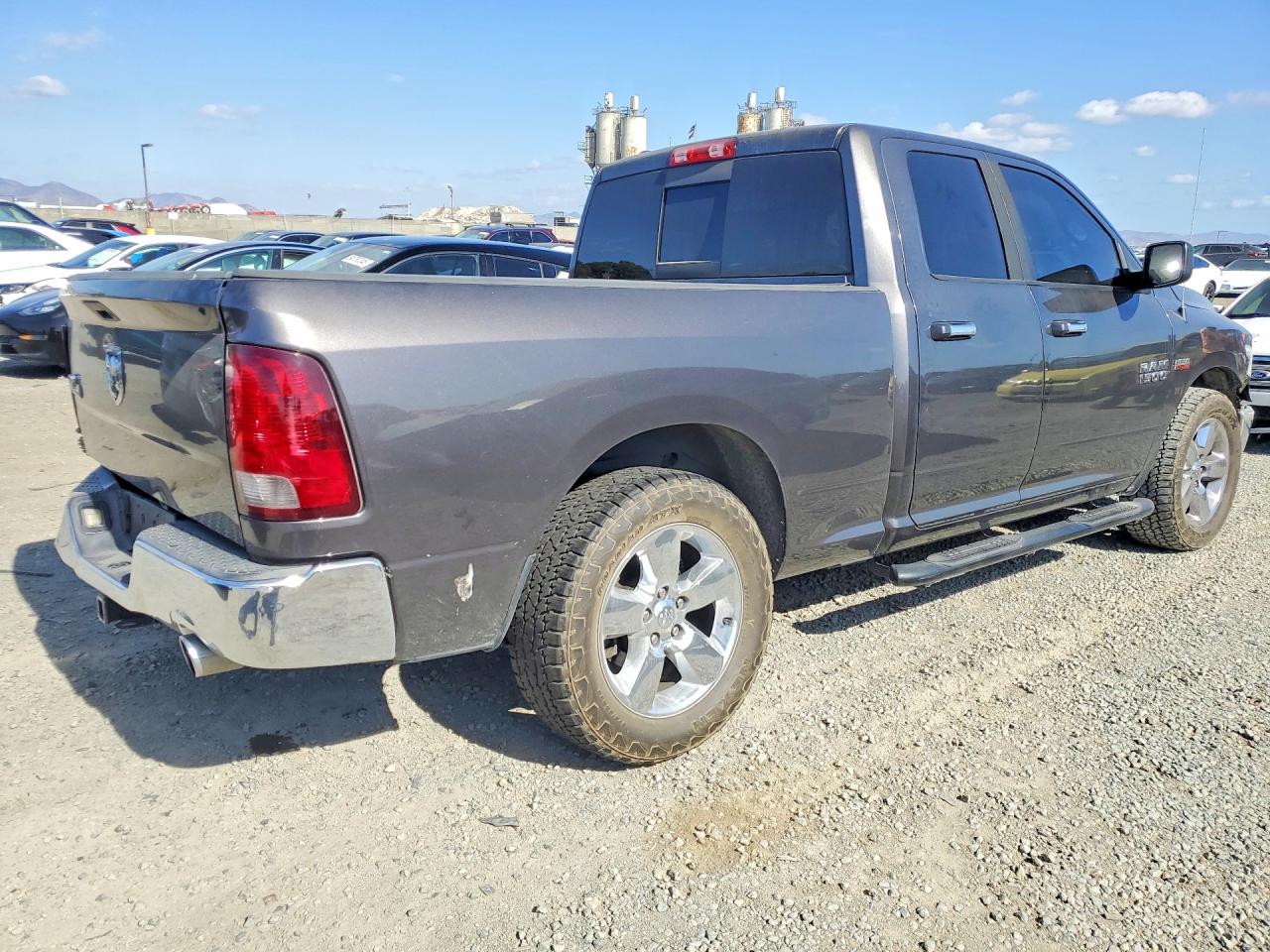 2015 RAM 1500 SLT — снимка 3