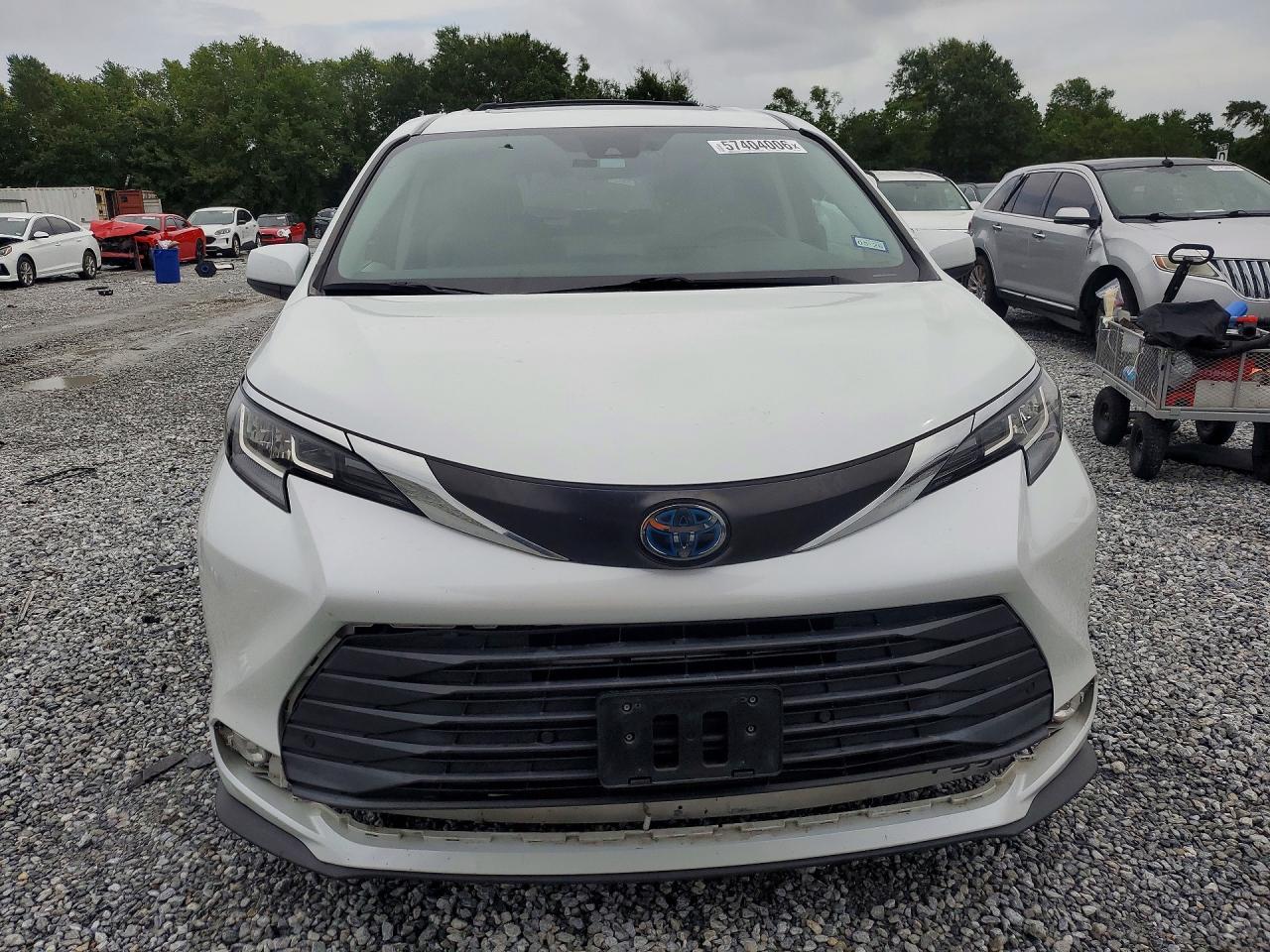 2022 TOYOTA SIENNA XLE — снимка 5