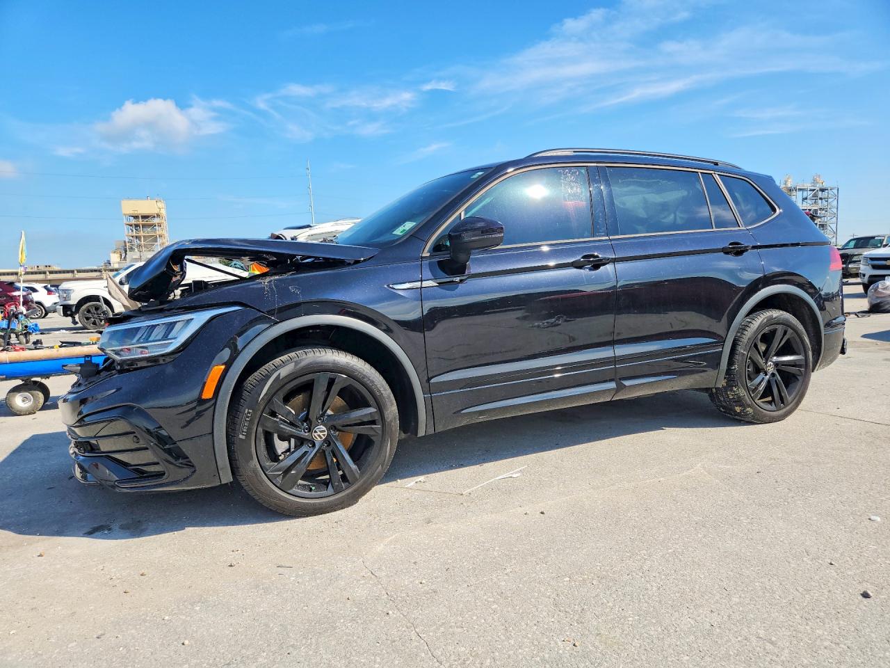 2024 VOLKSWAGEN TIGUAN SE R-LINE BLACK