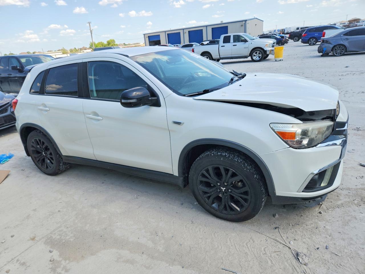 2018 MITSUBISHI OUTLANDER SPORT ES/SE/LE — снимка 4