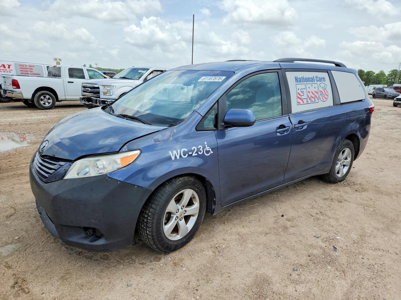 2015 TOYOTA SIENNA LE