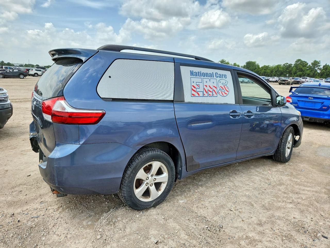2015 TOYOTA SIENNA LE — снимка 3