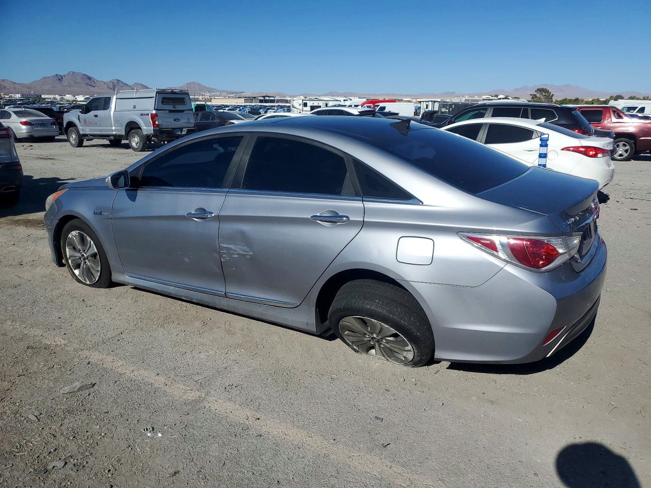 2015 HYUNDAI SONATA HYBRID LIMITED — снимка 2