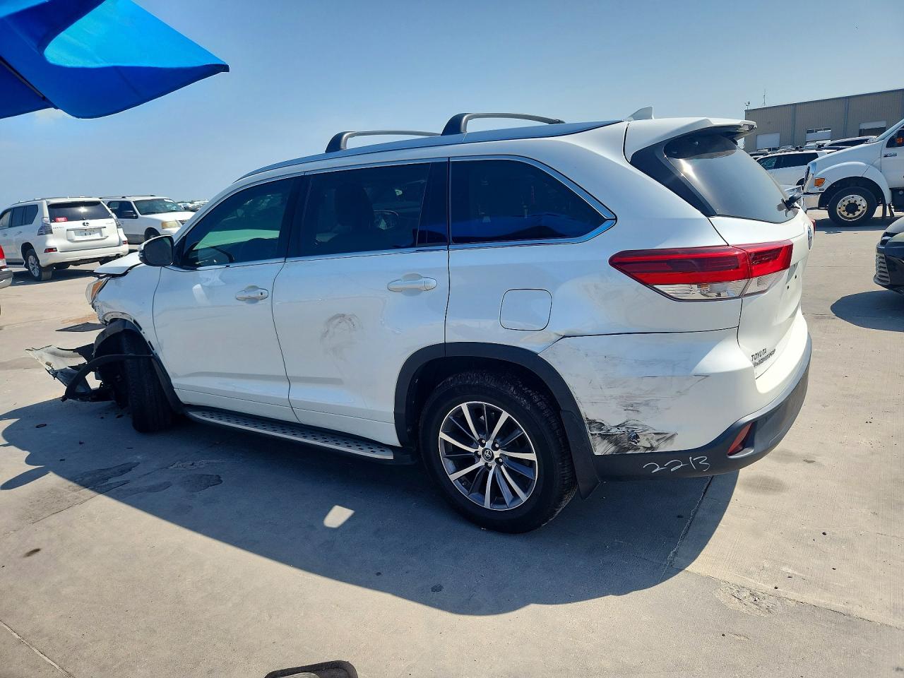 2017 TOYOTA HIGHLANDER XLE — снимка 2