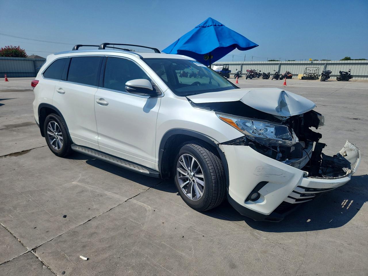 2017 TOYOTA HIGHLANDER XLE — снимка 4