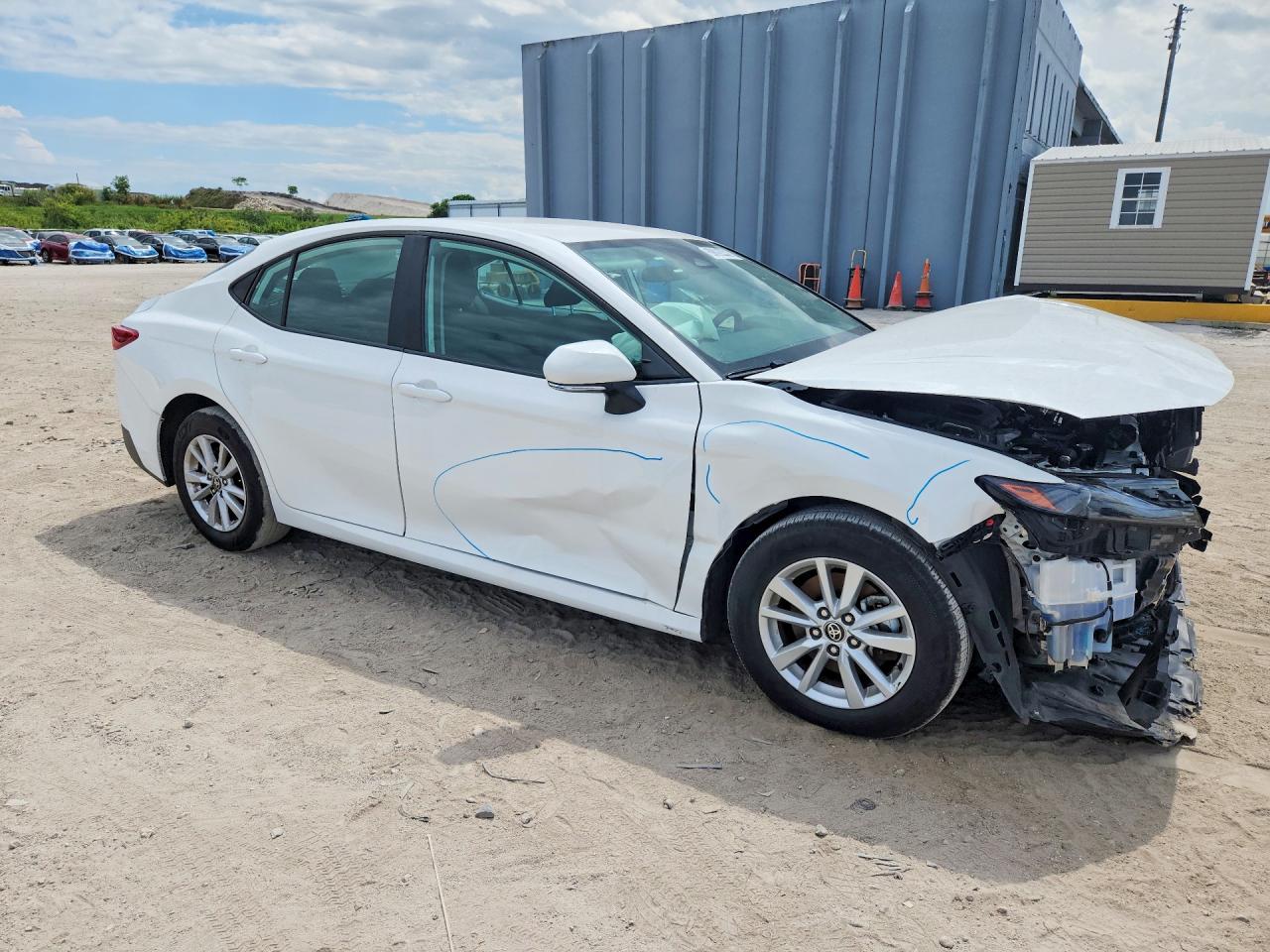 2025 TOYOTA CAMRY LE — снимка 4
