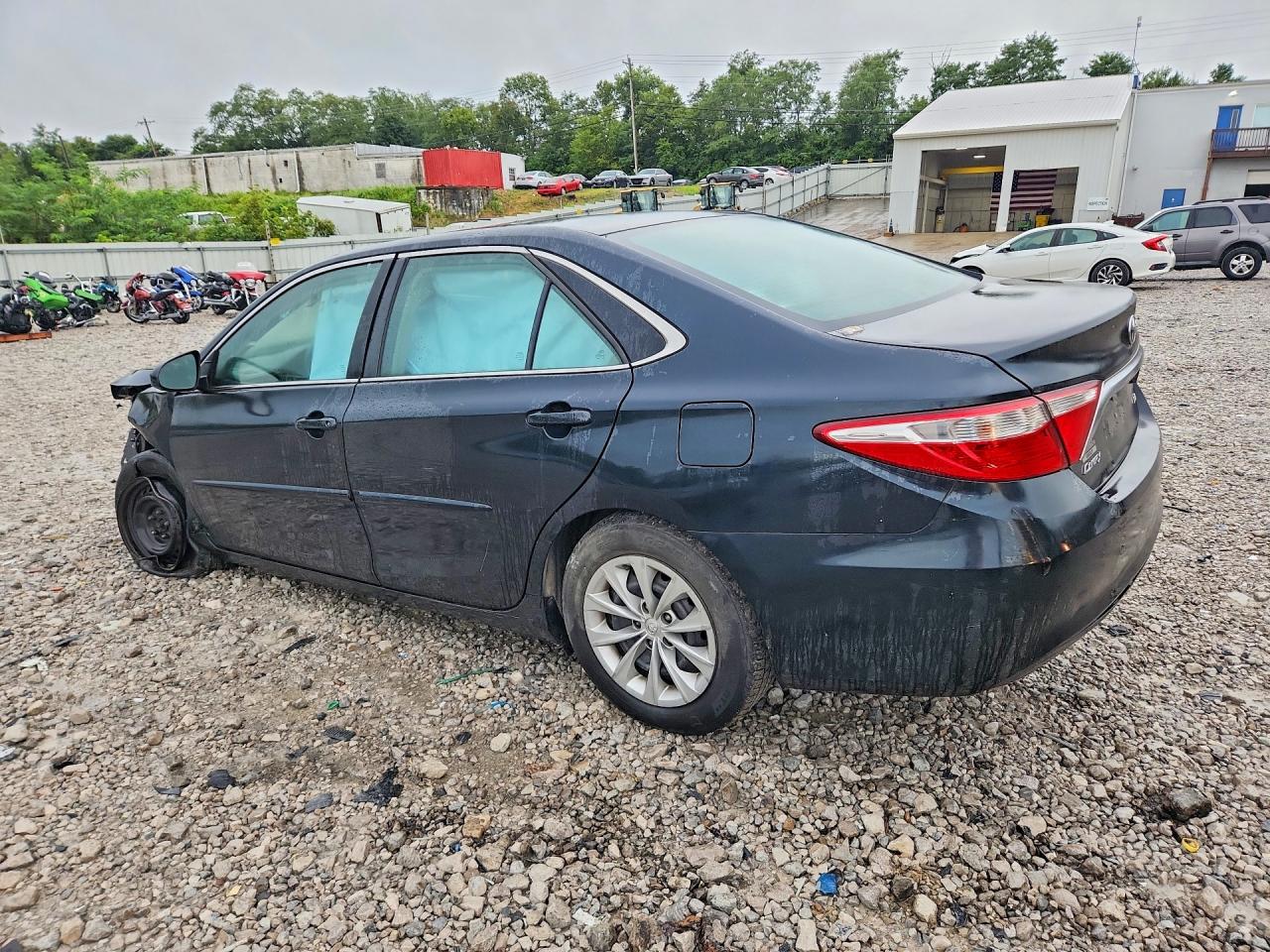 2015 TOYOTA CAMRY LE — снимка 2