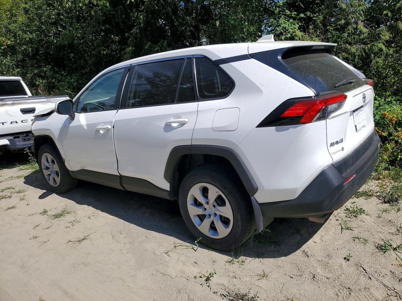 2024 TOYOTA RAV4 LE — снимка 2