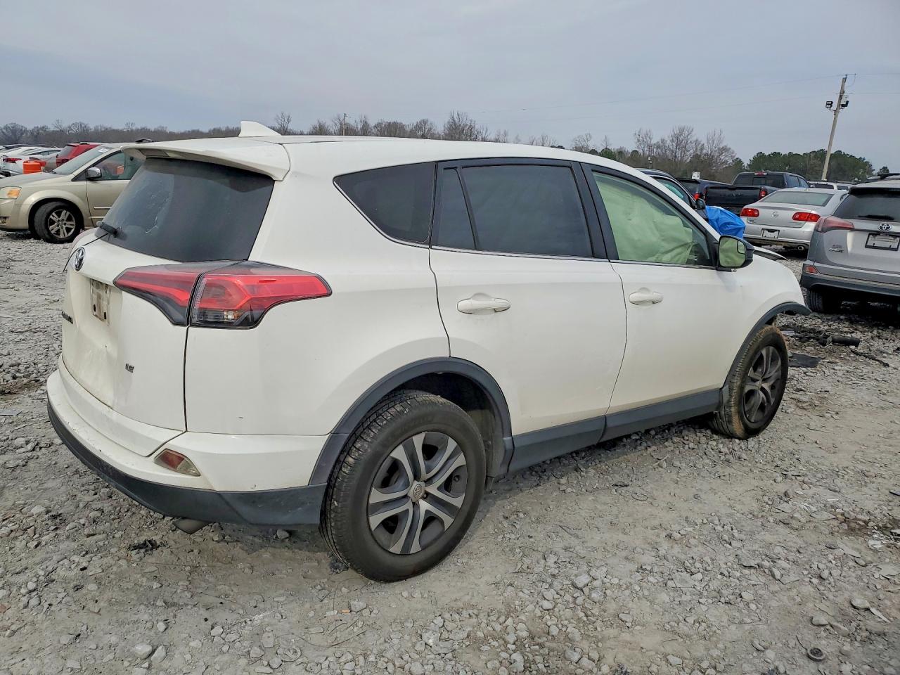 2018 TOYOTA RAV4 LE — снимка 3